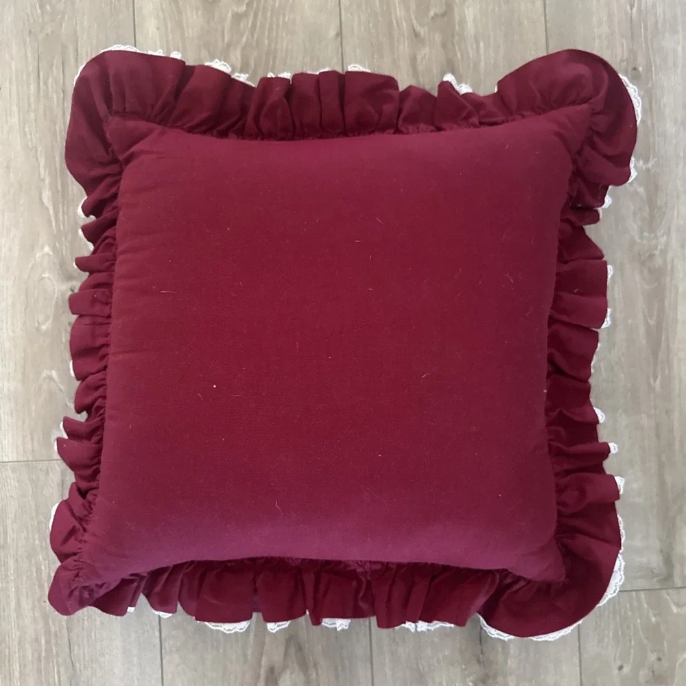 VTG Throw Pillow Handmade Granny's Trunk Quilt Calico Square 18 X 18 Ruffle Lace